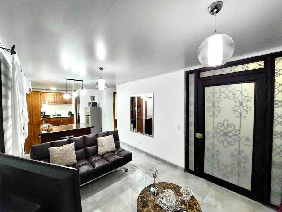 Airport Sjo Residence - Edward & Familia Inn Río Segundo Εξωτερικό φωτογραφία