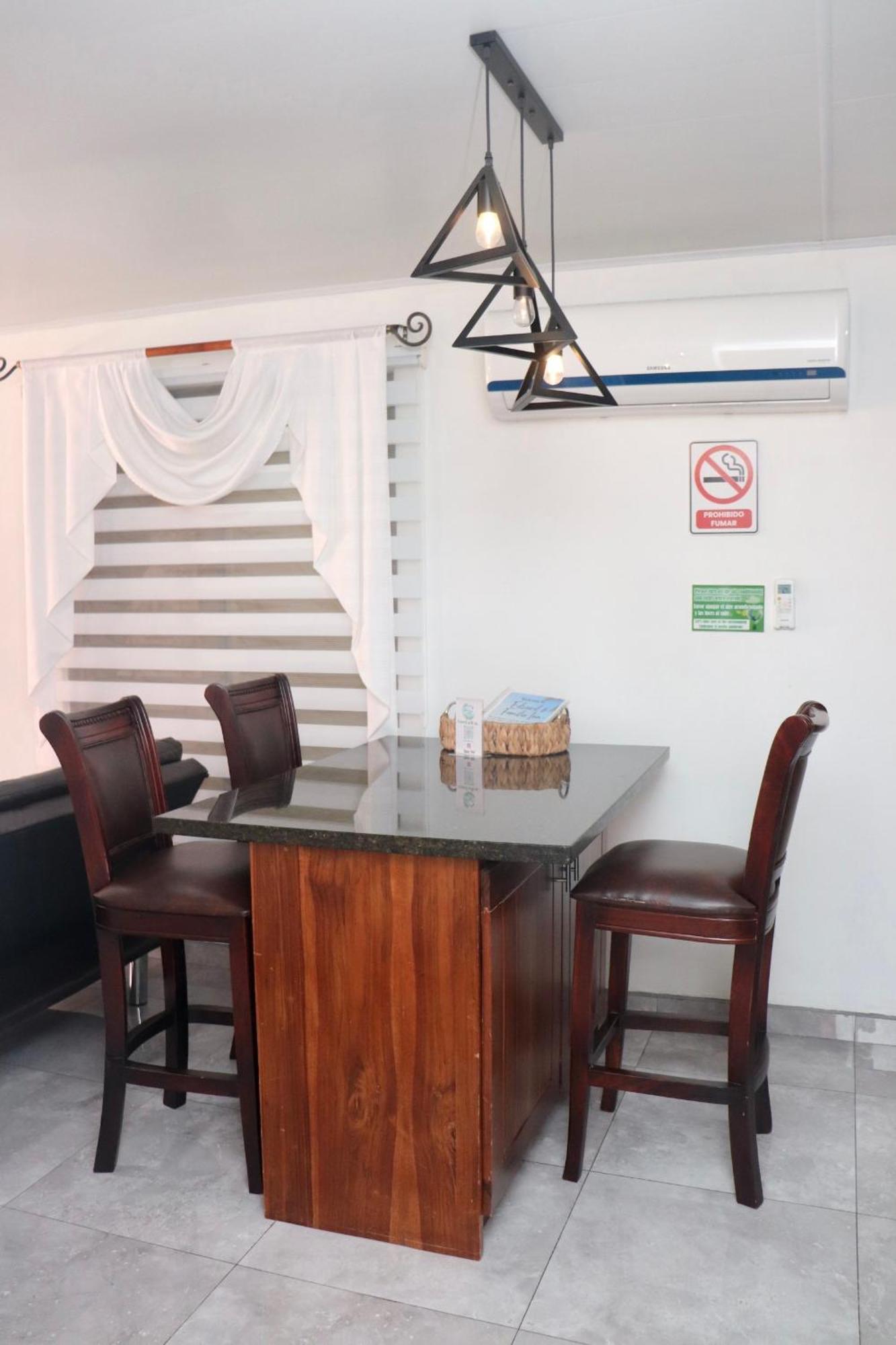 Airport Sjo Residence - Edward & Familia Inn Río Segundo Εξωτερικό φωτογραφία